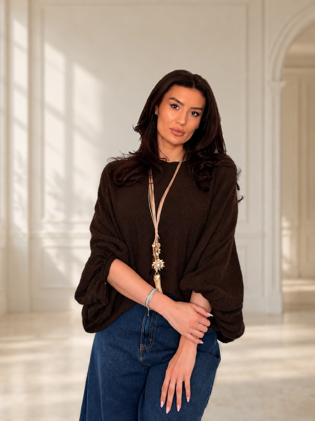 Pulover Amara ciocolatiu, mâneci ample, model cu brațele încrucișate